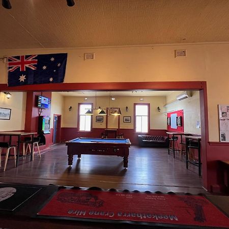 Royal Mail Hotel - Meekatharra 外观 照片